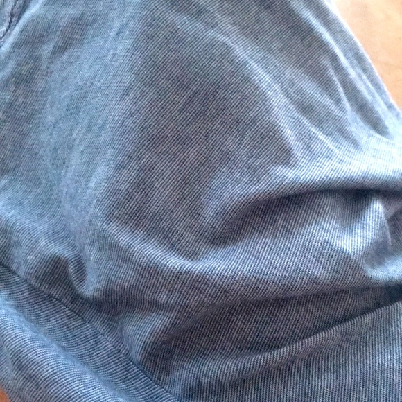 H&M Long Sleeve T-Shirt - Comfortable & Versatile! - Picture 7 of 9